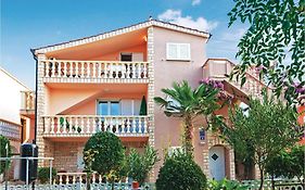 Beautiful Apartment In Privlaka With Kitchen